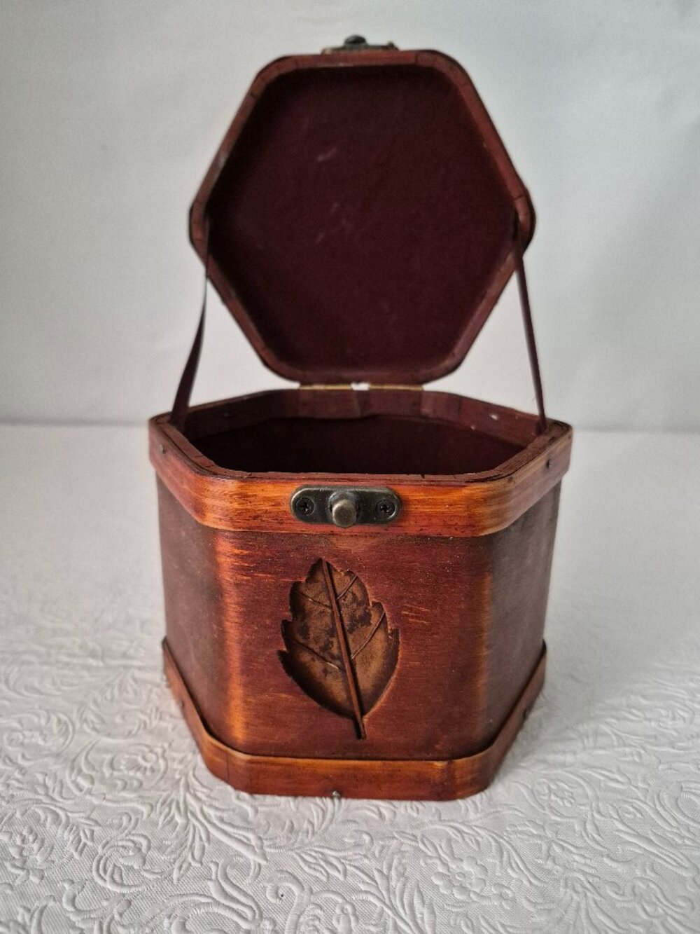 Vtg Wooden Hexagon Inlaid Leaf Design Keepsake Trinket Jewelry Box Velvet Lined